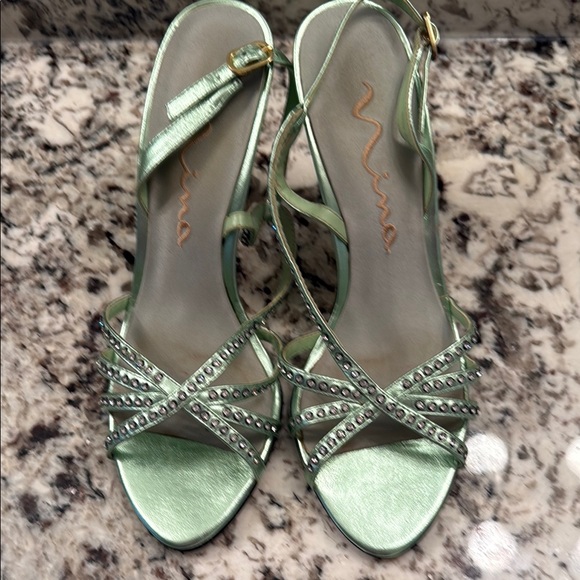 Nina Shoes - Nina Green Rhinestone Embellished Heels..size 9M
Leather upper ..from L&T..